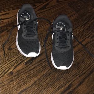 Nike Tanjun Sneakers